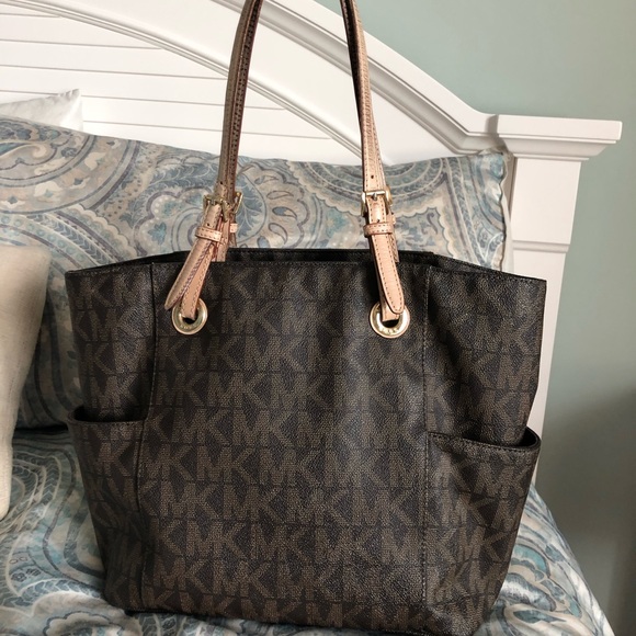 Michael Kors signature brown tote - Picture 2 of 6